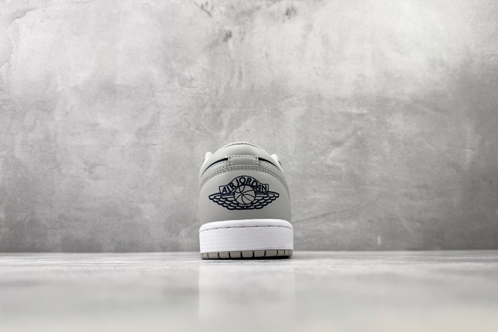 K版 综合版 Jordan Air Jordan 1 灰蓝 货号：-058 尺码：36 36.5 37.5 38 38.