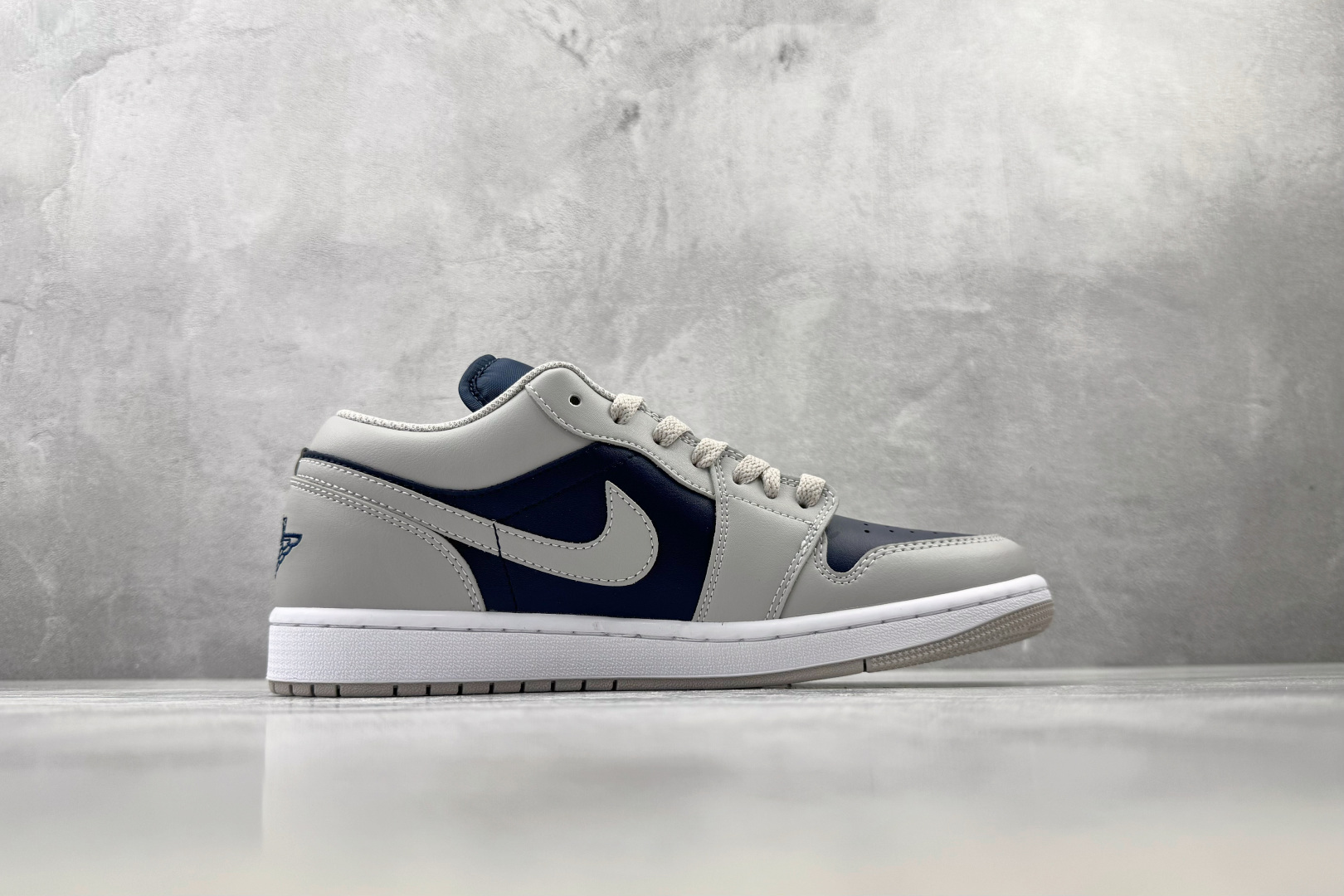 K版 综合版 Jordan Air Jordan 1 灰蓝 货号：-058 尺码：36 36.5 37.5 38 38.
