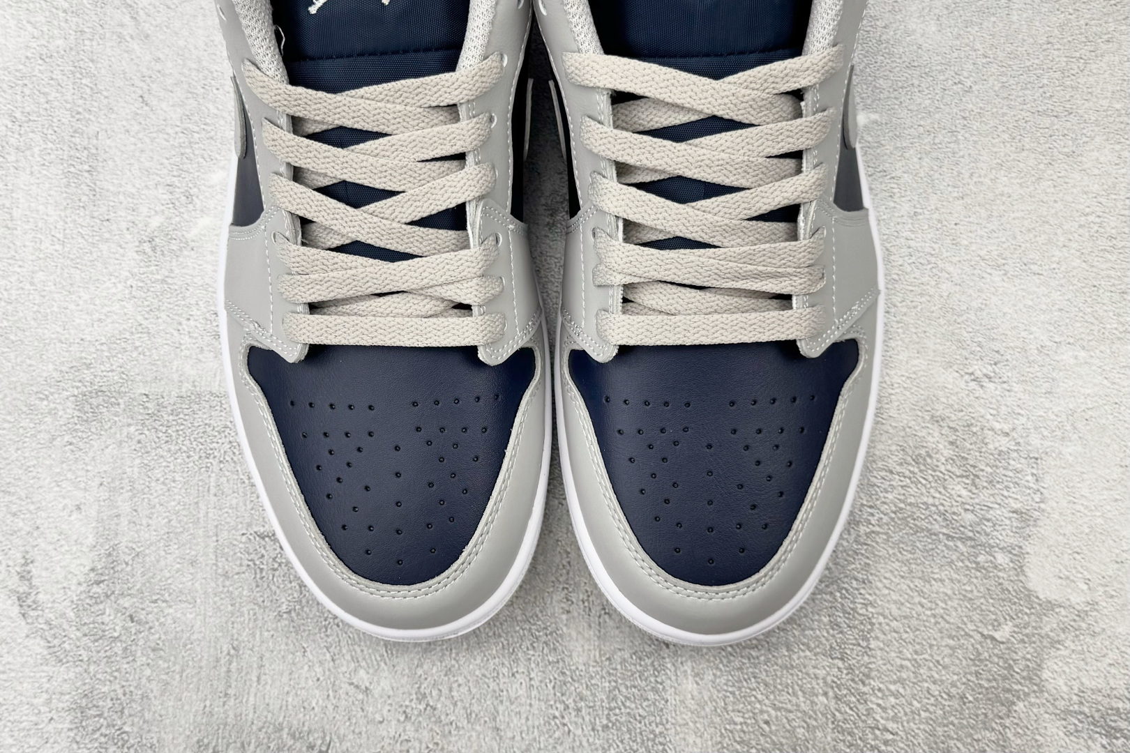 K版 综合版 Jordan Air Jordan 1 灰蓝 货号：-058 尺码：36 36.5 37.5 38 38.