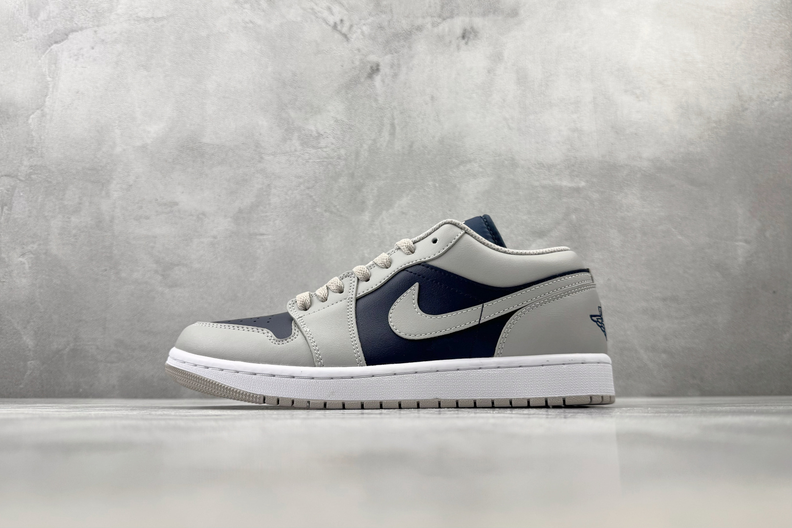 K版 综合版 Jordan Air Jordan 1 灰蓝 货号:-058 尺码:36 36.5 37.5 38 38. K版 综合版 Jordan Air Jordan 1 灰蓝 货号:-058 尺码:36 36.5 37.5 38 38.