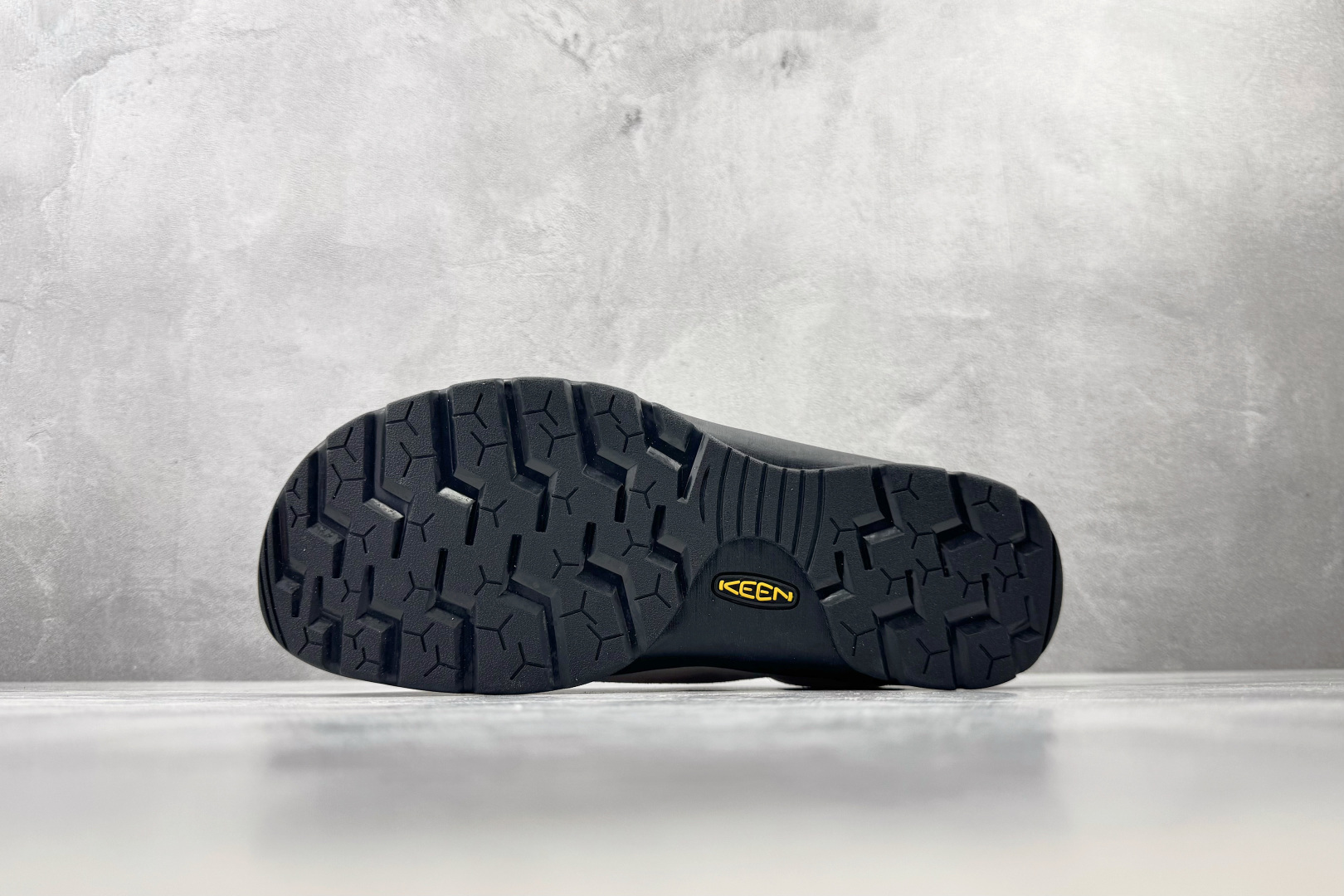 总裁 公司级 顶级纯原 Keen Jasper 熊猫色 货号： 尺码：36 36.5 37 38.5 39 40 40.