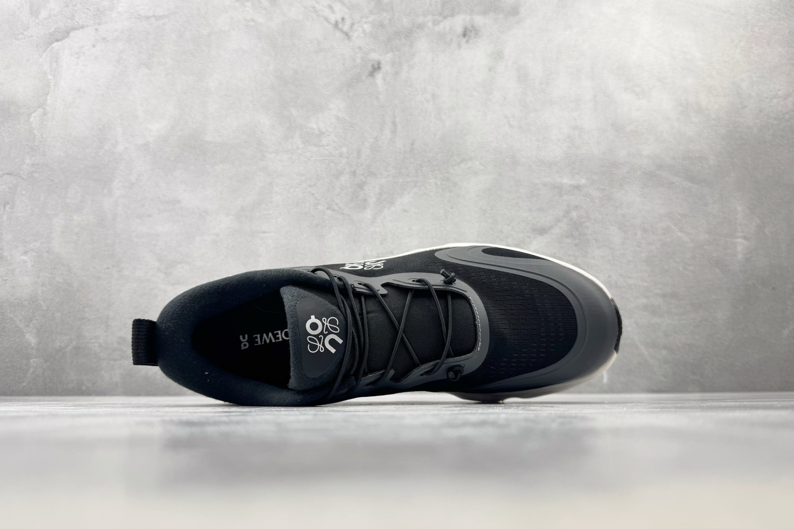 PK 全新工厂开发 LOEWE x On Cloudsolo 黑白 货号：3WF 尺码：36 36.5 37.5 38 