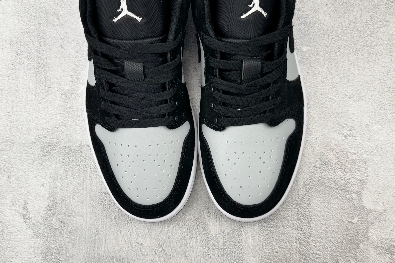 XC Jordan Air Jordan 1 黑灰 货号：-048 尺码：36 36.5 37.5 38 38.5 39