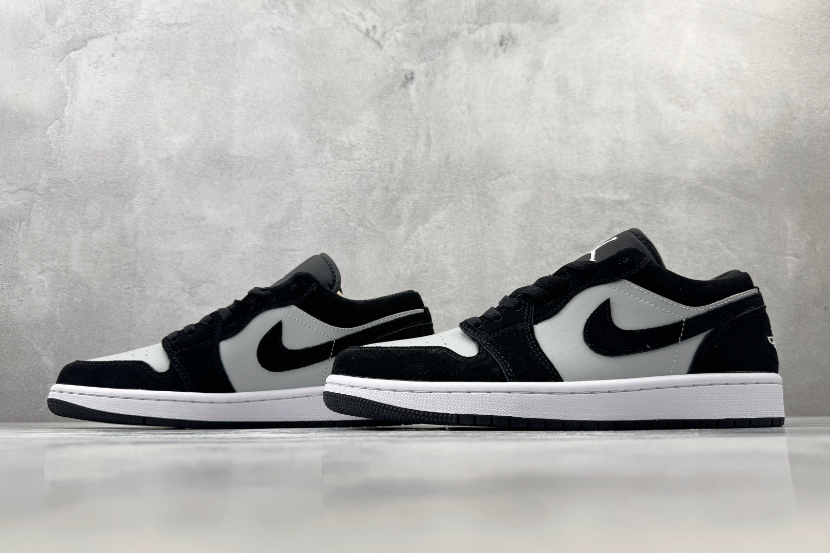 XC Jordan Air Jordan 1 黑灰 货号：-048 尺码：36 36.5 37.5 38 38.5 39