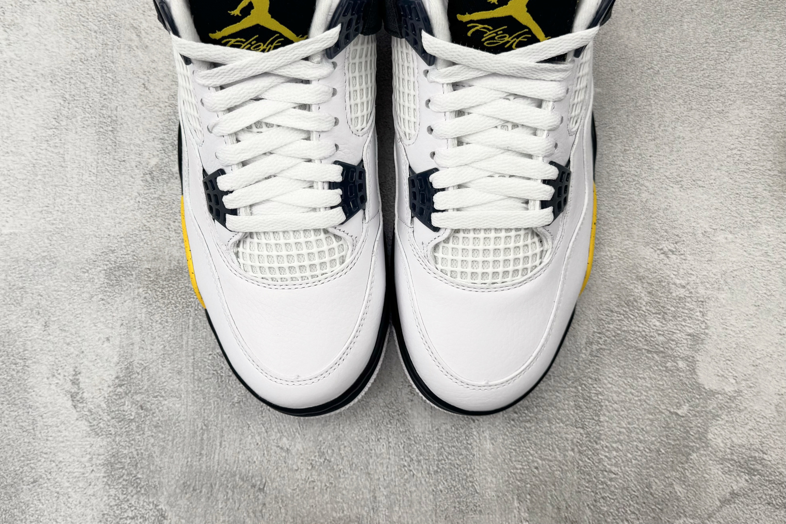 Y3 Jordan Air Jordan 4 Retro "Tour Yellow" 白色 货号：IO2463-102 