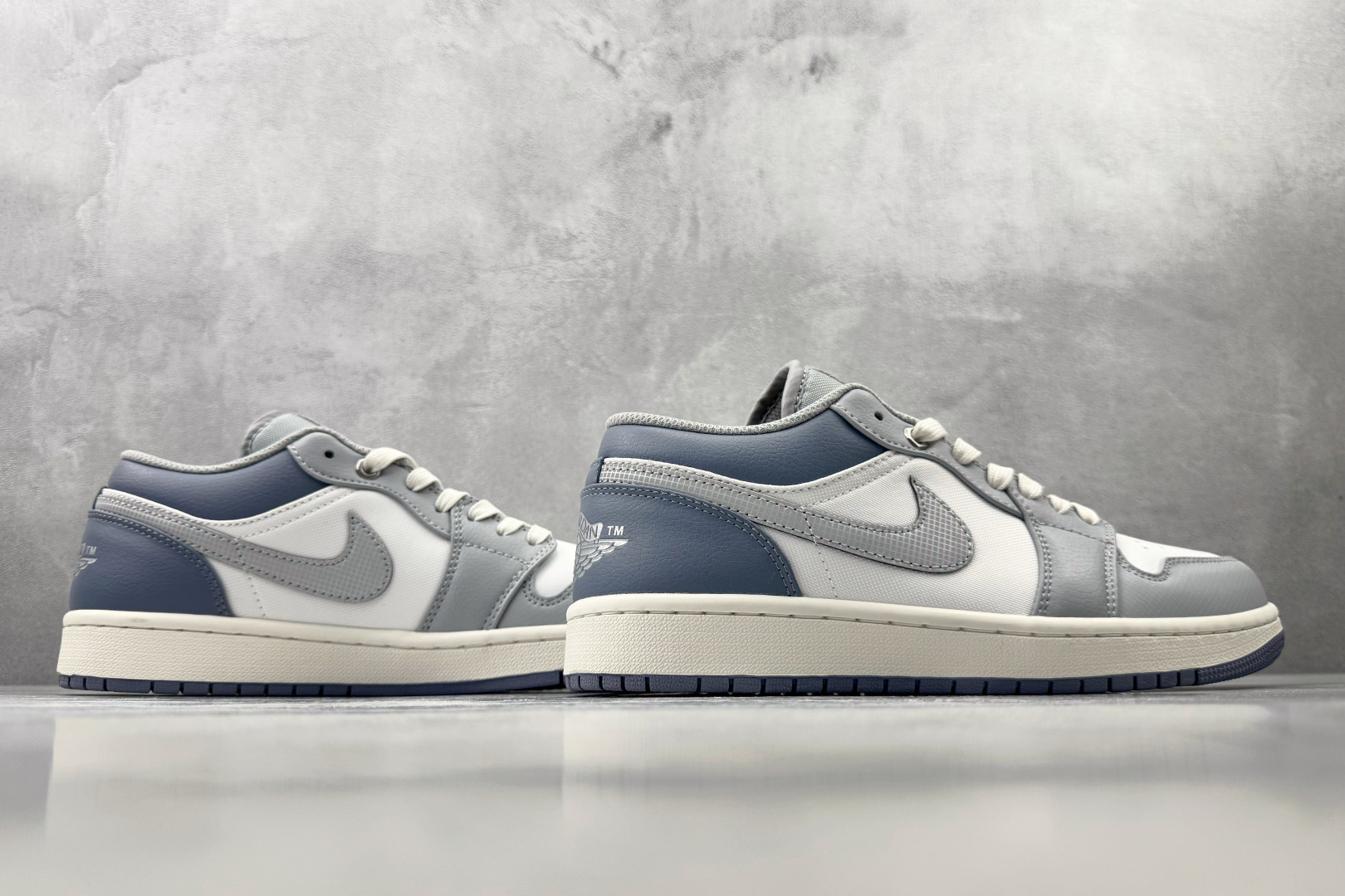XC Jordan Air Jordan 1 白银蓝 货号：IX5003 101 尺码：36 36.5 37.5 38 