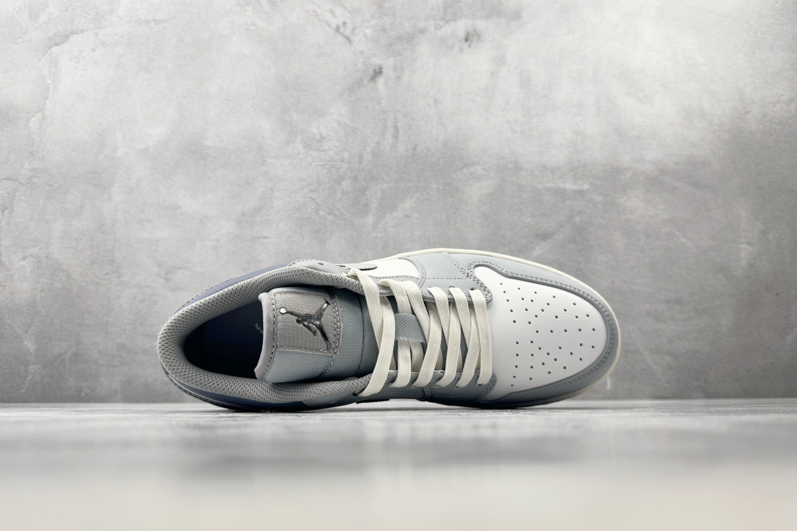 XC Jordan Air Jordan 1 白银蓝 货号：IX5003 101 尺码：36 36.5 37.5 38 