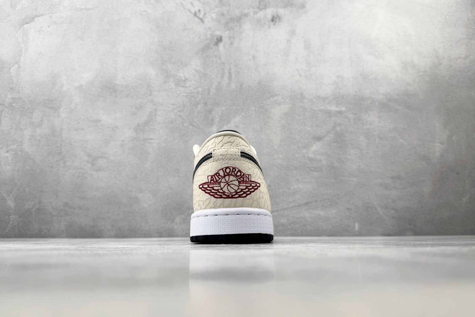 K版/徐 综合版 Jordan Air Jordan 1 LOW SE 黑白棕 货号：IQ5490 007 尺码：36 