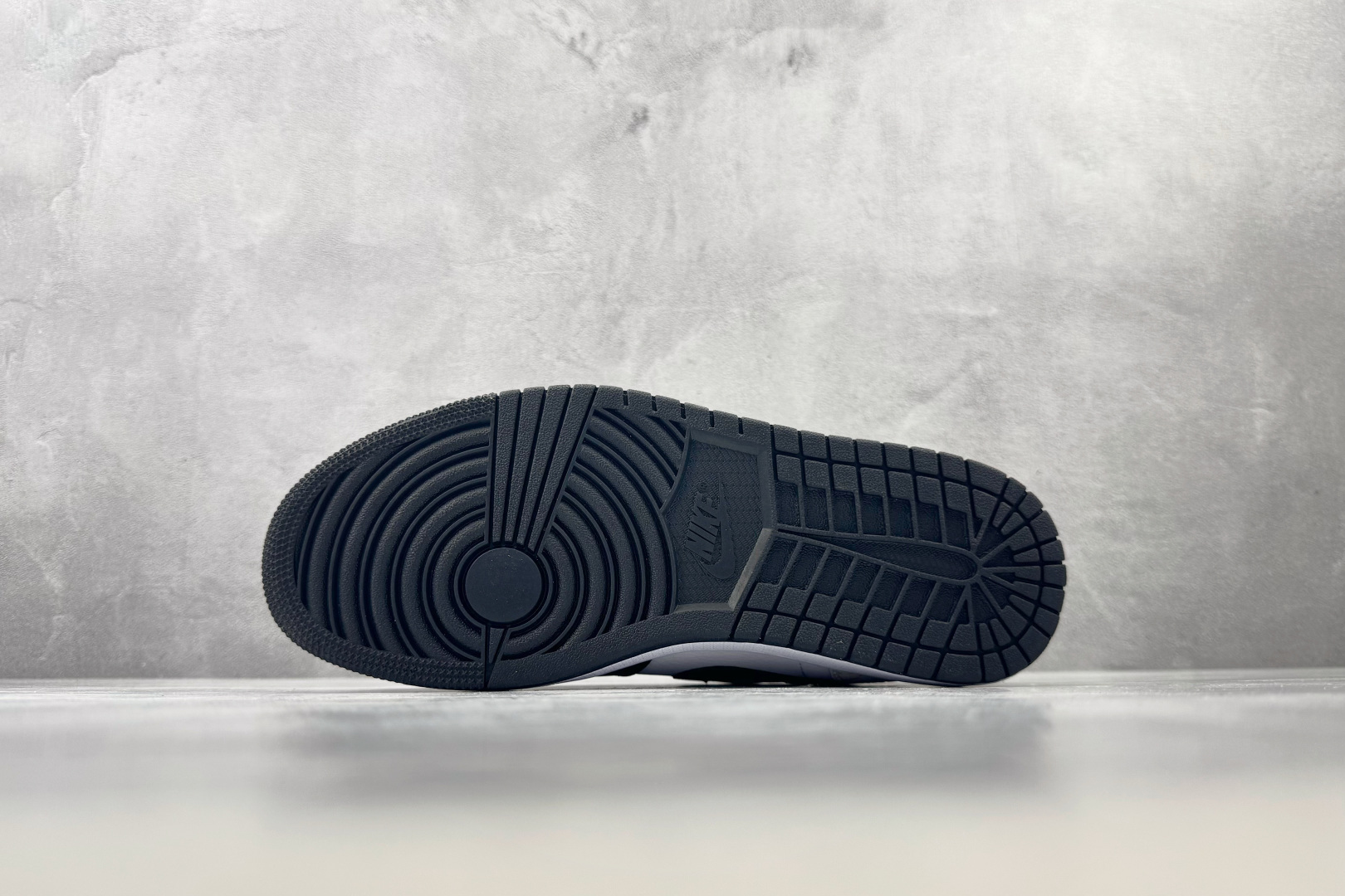 K版/徐 综合版 Jordan Air Jordan 1 LOW SE 黑白棕 货号：IQ5490 007 尺码：36 
