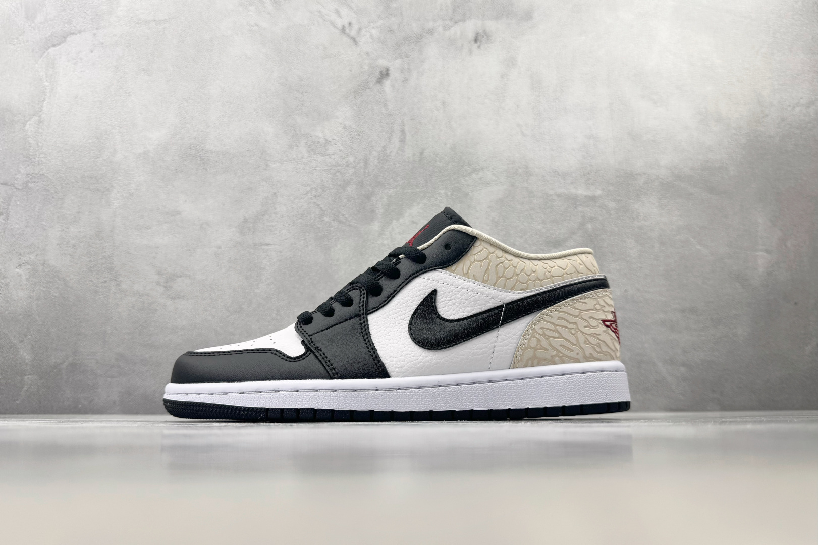 K版/徐 综合版 Jordan Air Jordan 1 LOW SE 黑白棕 货号：IQ5490 007 尺码：36 