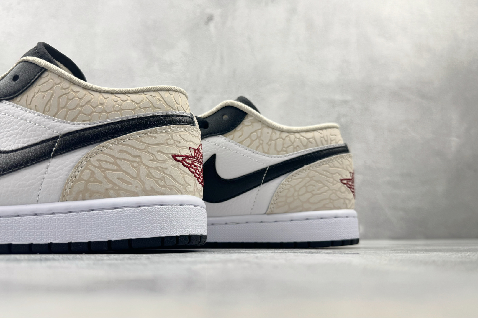 K版/徐 综合版 Jordan Air Jordan 1 LOW SE 黑白棕 货号：IQ5490 007 尺码：36 