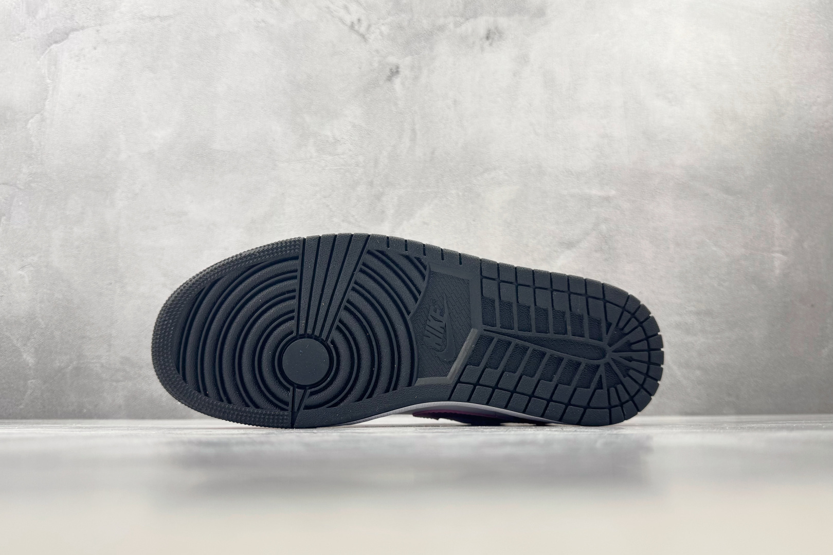 K版 综合版 Jordan Air Jordan 1 粉红 货号：DC0774 608 尺码：36 36.5 37.5 