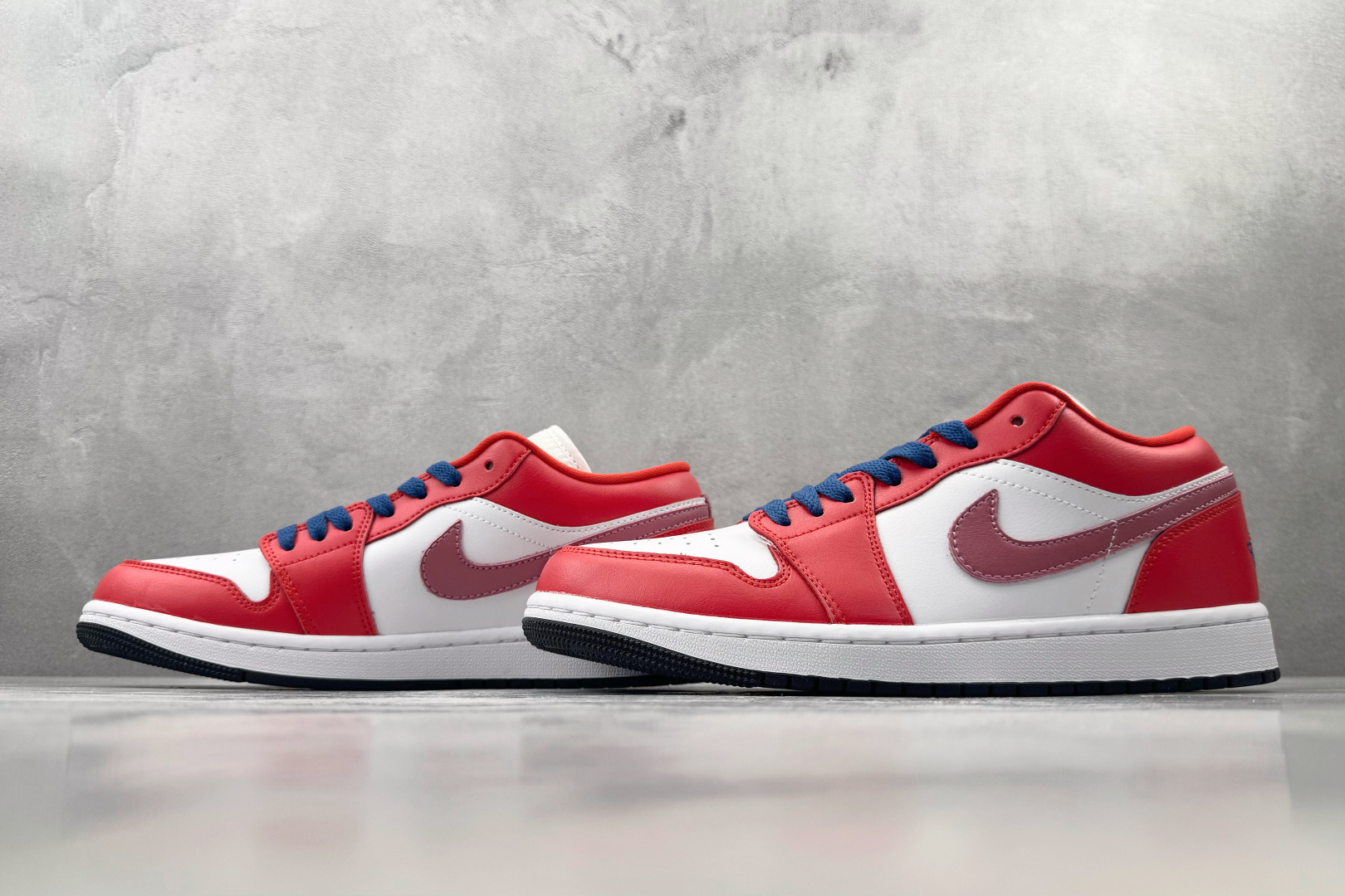 K版 综合版 Jordan Air Jordan 1 粉红 货号：DC0774 608 尺码：36 36.5 37.5 
