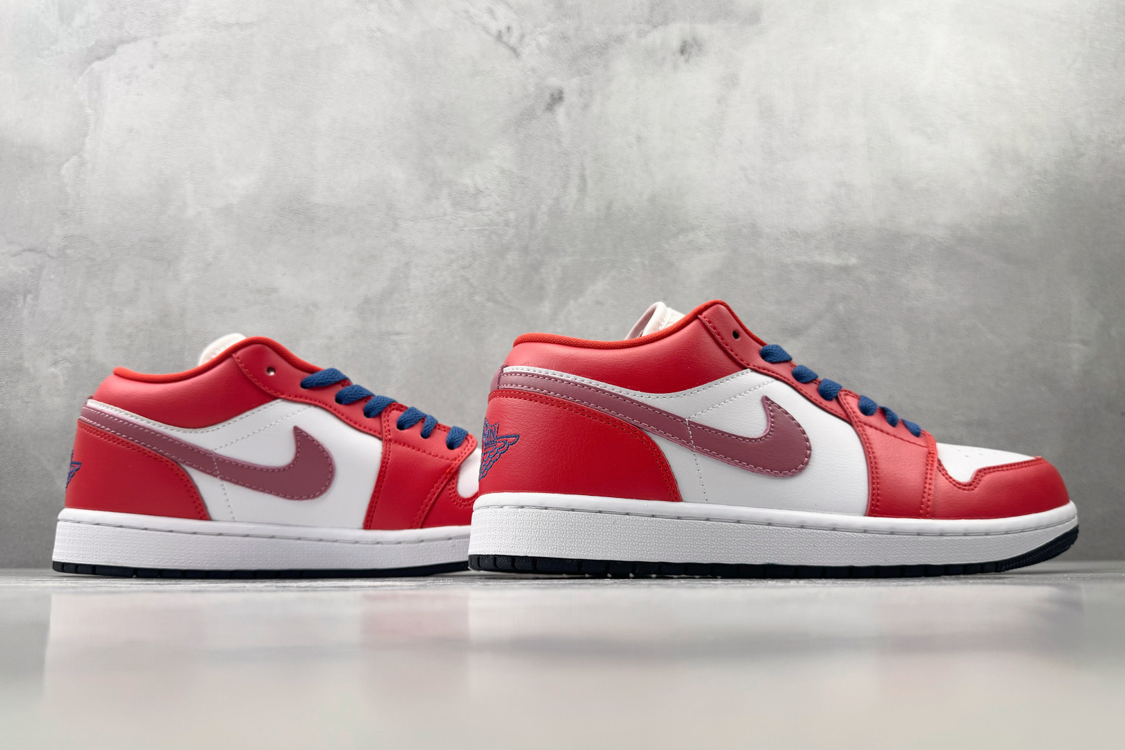 K版 综合版 Jordan Air Jordan 1 粉红 货号：DC0774 608 尺码：36 36.5 37.5 