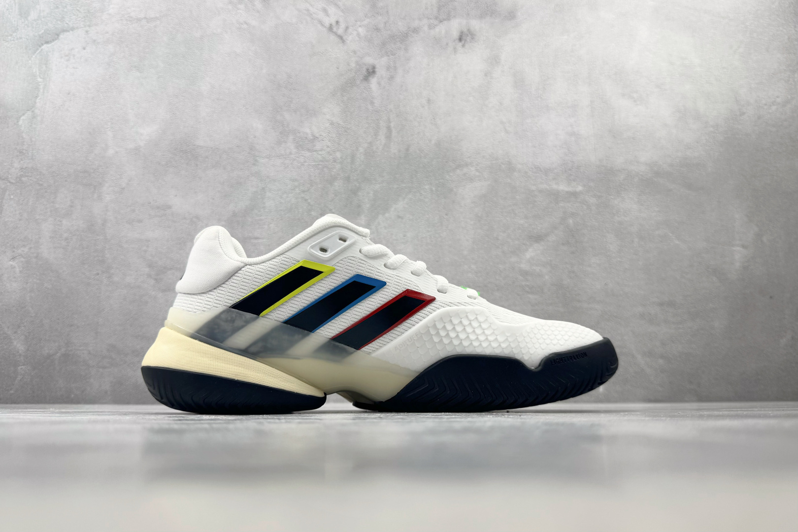 3A adidas BARRICADE 14 云白 货号：KK3845 尺码：40.5 41 42 42.5 43 44