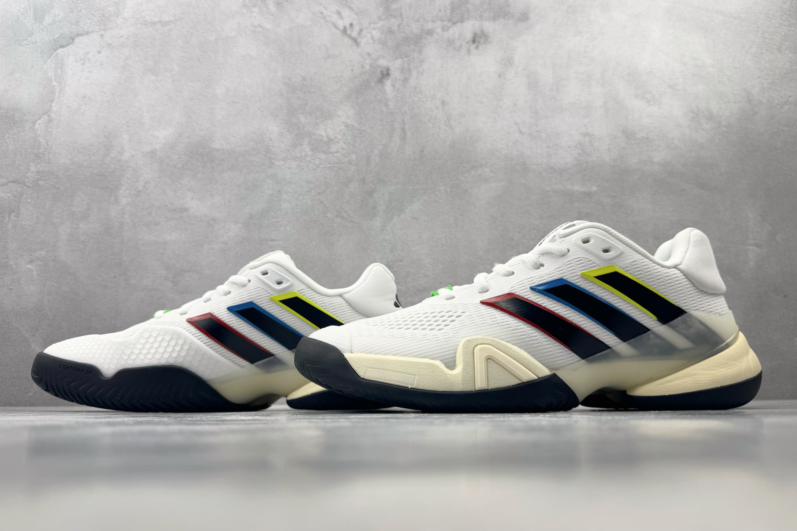 3A adidas BARRICADE 14 云白 货号：KK3845 尺码：40.5 41 42 42.5 43 44