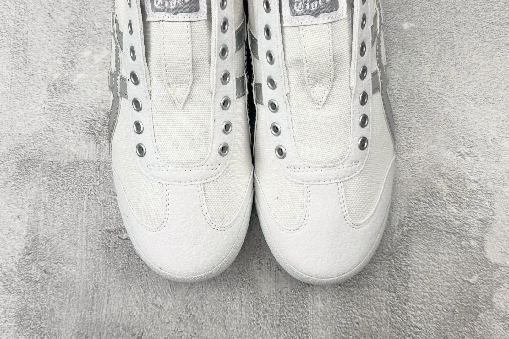 OT 头层 Onitsuka Tiger鬼塚虎 MEXICO 66 SLIP-ON白银 货号：1183A962-101 