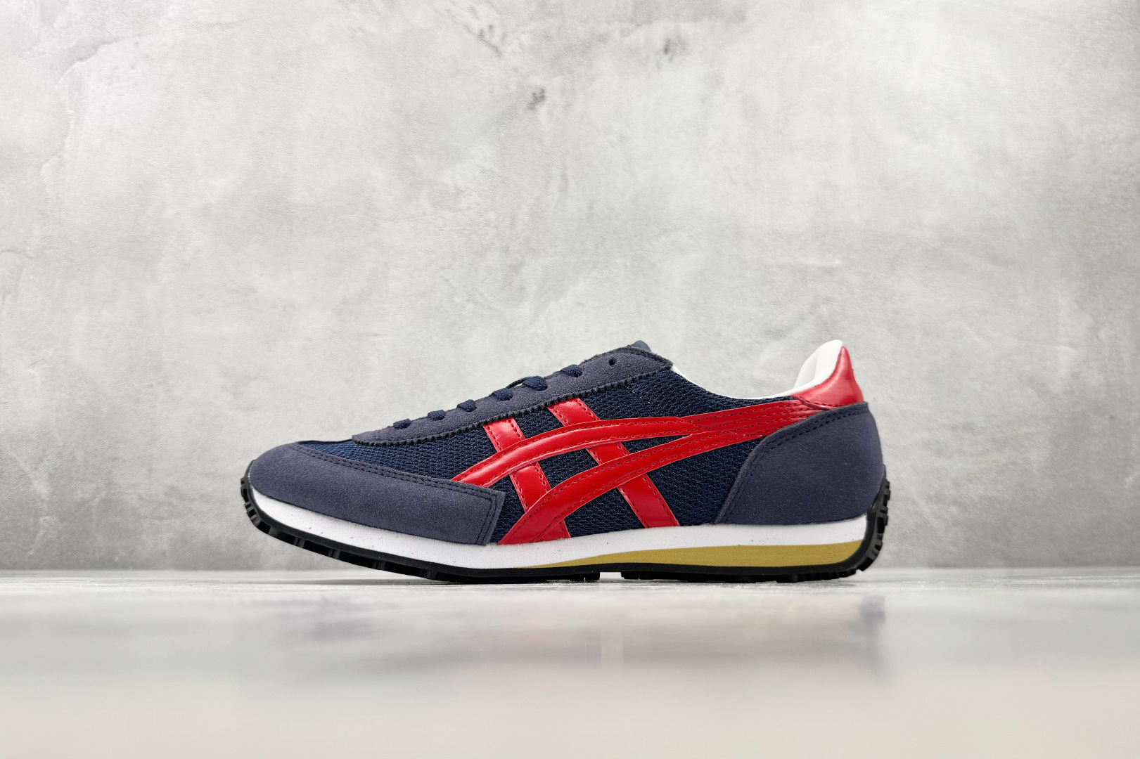SC Onitsuka Tiger鬼塚虎 Edr 78 深蓝红 货号：1183B395-400 尺码：36 36.5 3