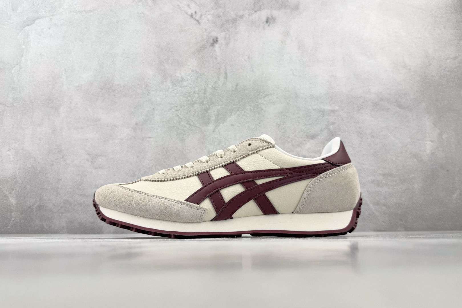 SC Onitsuka Tiger鬼塚虎 Edr 78 米色 货号：1183C207-101 尺码：36 36.5 37