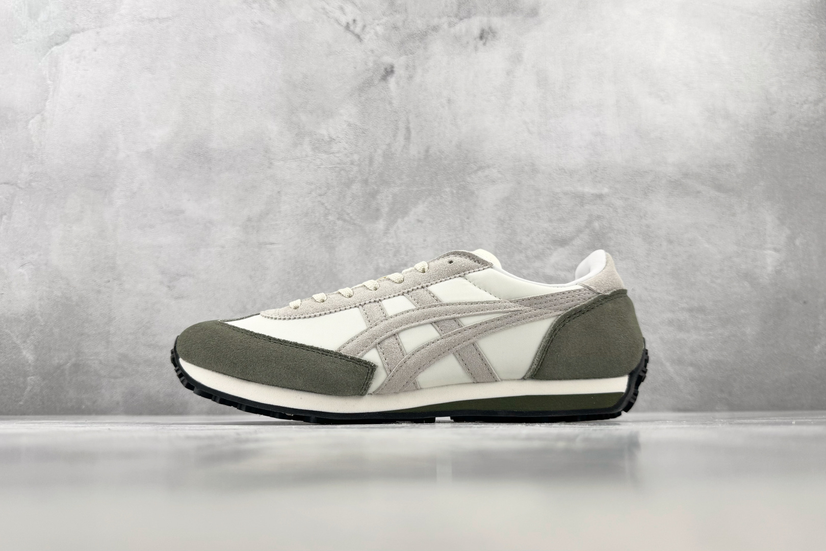 SC Onitsuka Tiger鬼塚虎 Edr 78 白灰 货号：1183C263-101 尺码：36 36.5 37