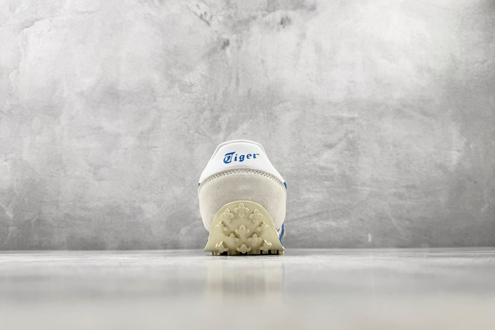 SC Onitsuka Tiger鬼塚虎 Edr 78 白蓝红色 货号:1183B411-101 尺码:36 36.5 SC Onitsuka Tiger鬼塚虎 Edr 78 白蓝红色 货号:1183B411-101 尺码:36 36.5