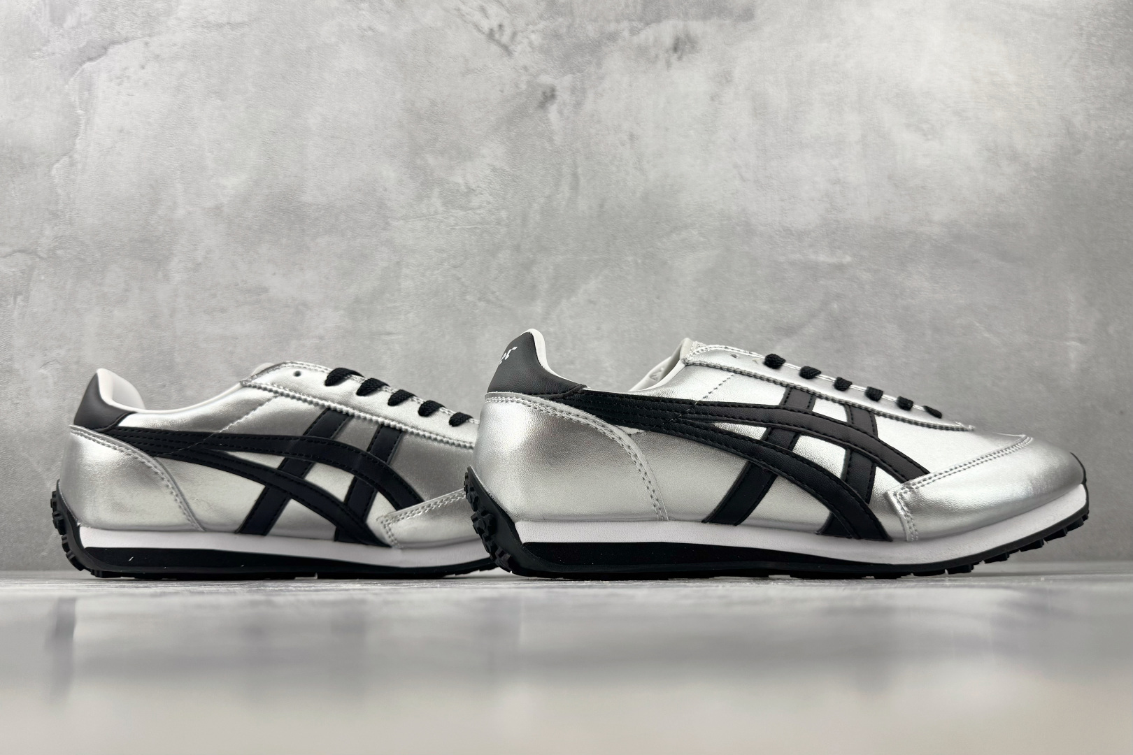 SC Onitsuka Tiger鬼塚虎 Edr 78 银黑色 货号:1183C530-020 尺码:36 36.5 3 SC Onitsuka Tiger鬼塚虎 Edr 78 银黑色 货号:1183C530-020 尺码:36 36.5 3