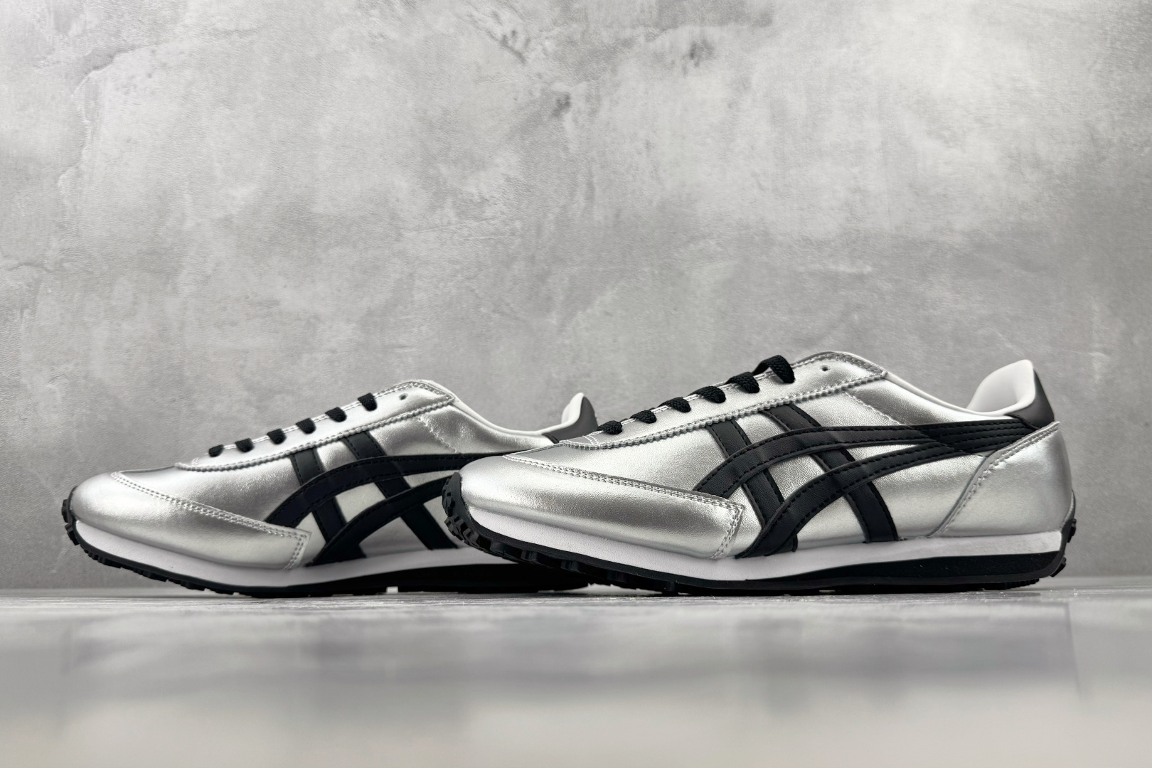 SC Onitsuka Tiger鬼塚虎 Edr 78 银黑色 货号:1183C530-020 尺码:36 36.5 3 SC Onitsuka Tiger鬼塚虎 Edr 78 银黑色 货号:1183C530-020 尺码:36 36.5 3