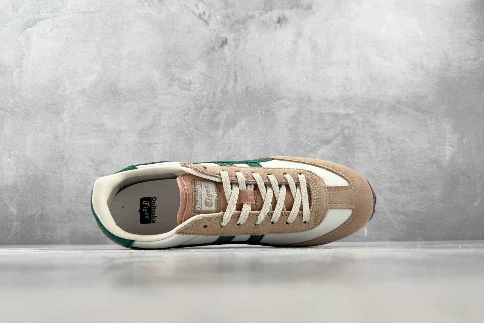 SC Onitsuka Tiger鬼塚虎 Edr 78 棕绿 货号：1183C263-250 尺码：36 36.5 37