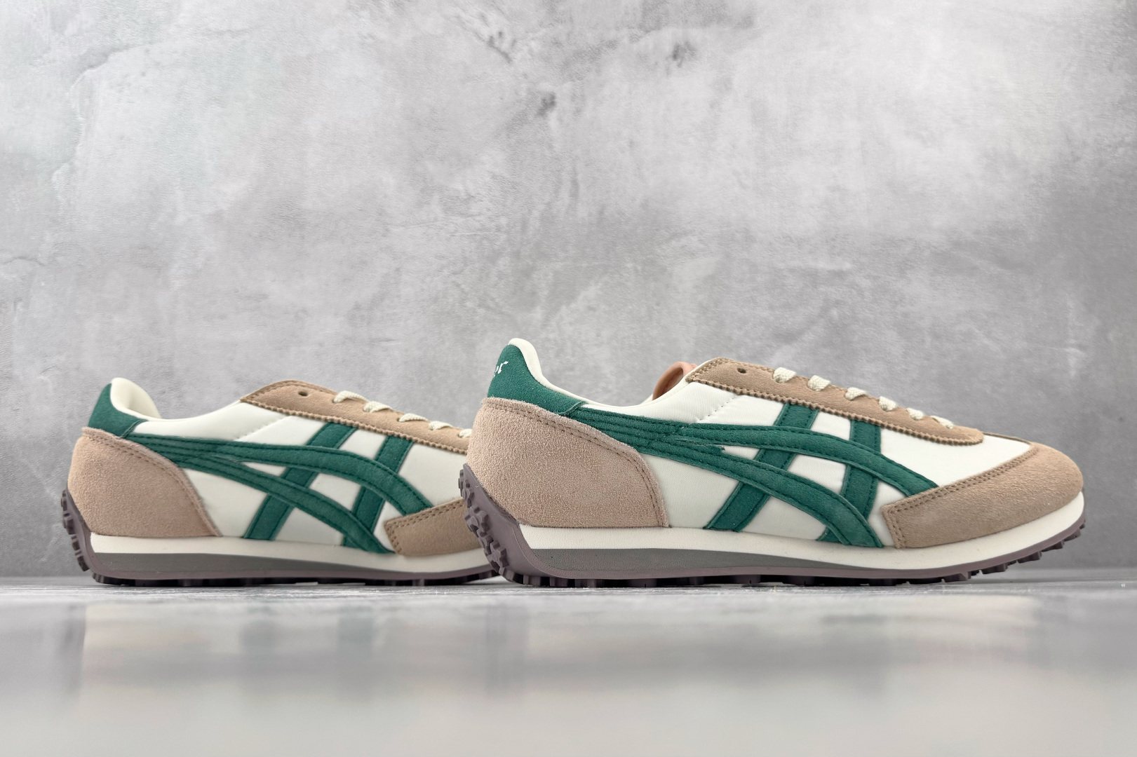 SC Onitsuka Tiger鬼塚虎 Edr 78 棕绿 货号：1183C263-250 尺码：36 36.5 37