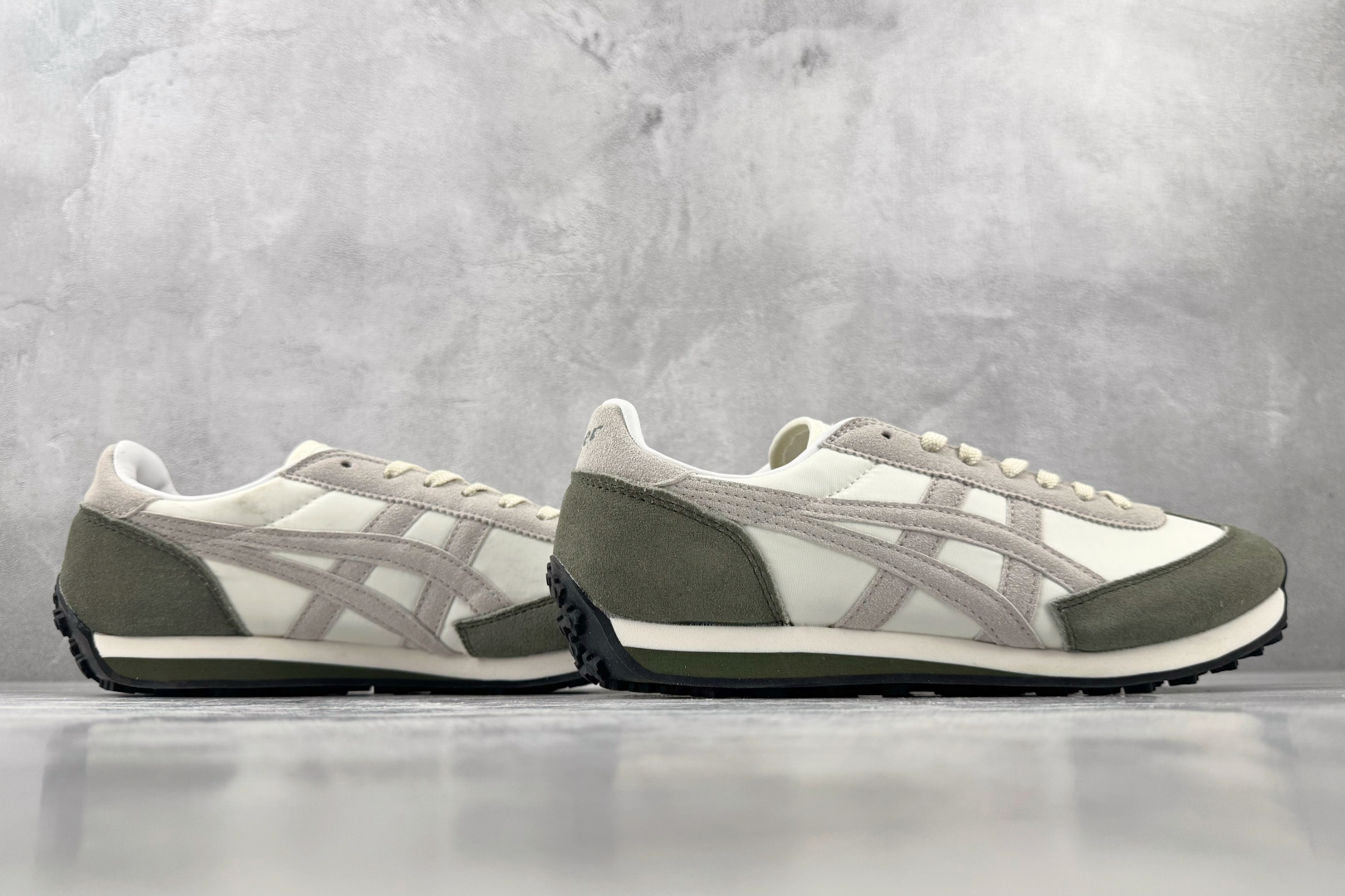 SC Onitsuka Tiger鬼塚虎 Edr 78 白灰 货号：1183C263-101 尺码：36 36.5 37