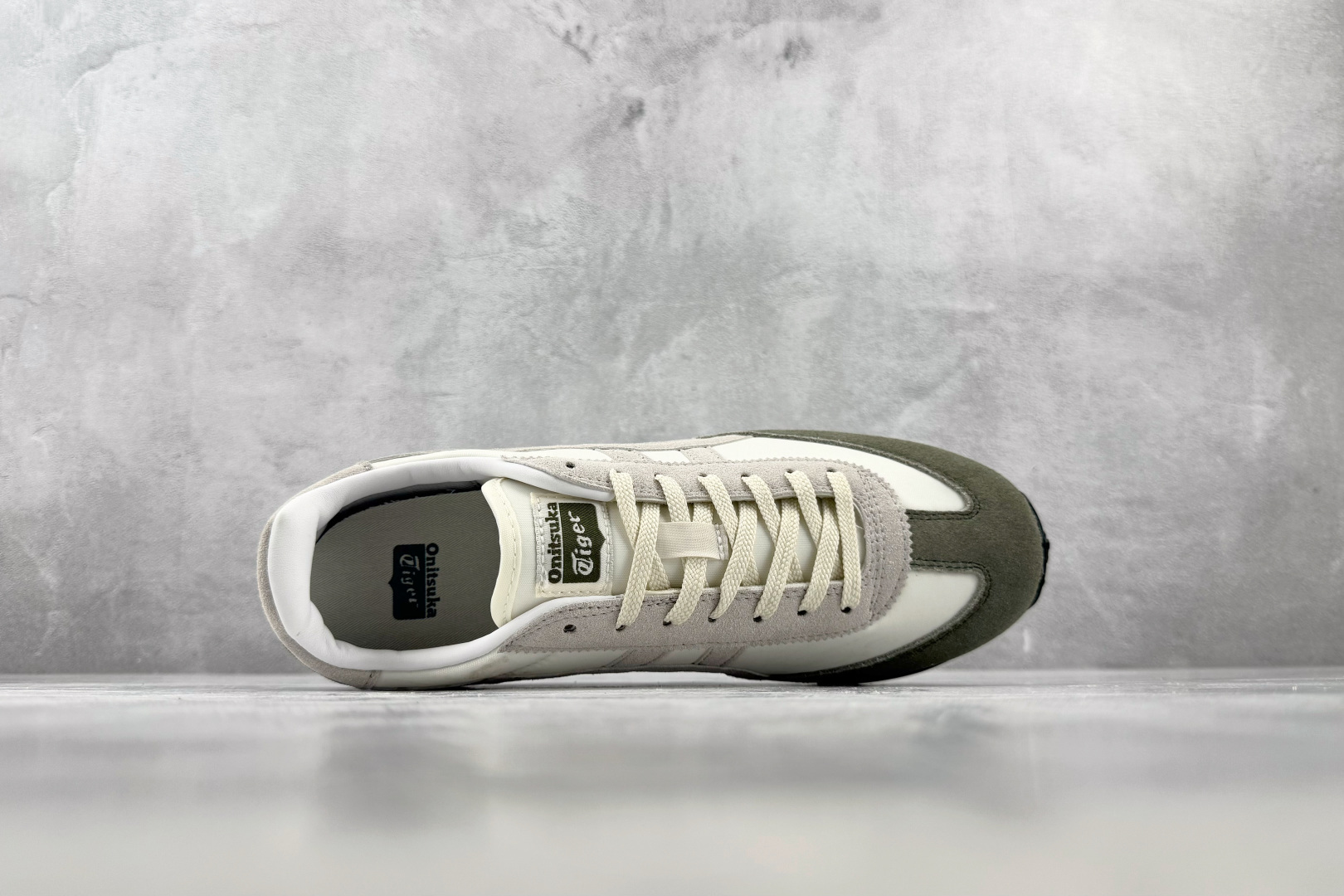 SC Onitsuka Tiger鬼塚虎 Edr 78 白灰 货号：1183C263-101 尺码：36 36.5 37