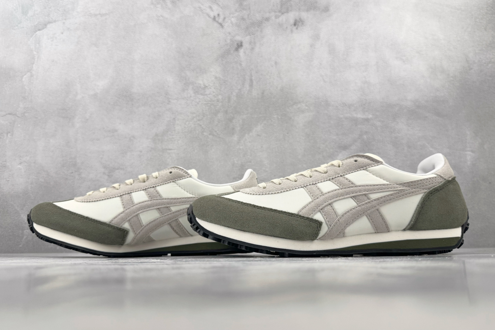 SC Onitsuka Tiger鬼塚虎 Edr 78 白灰 货号：1183C263-101 尺码：36 36.5 37