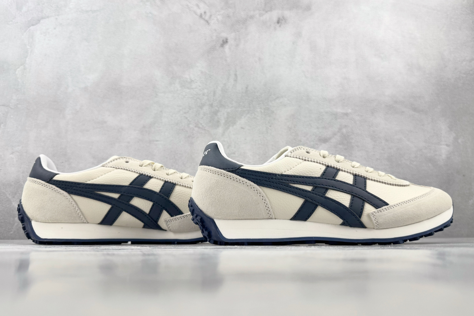 SC Onitsuka Tiger鬼塚虎 Edr 78 米黄蓝色 货号：1183B411-200 尺码：36 36.5 
