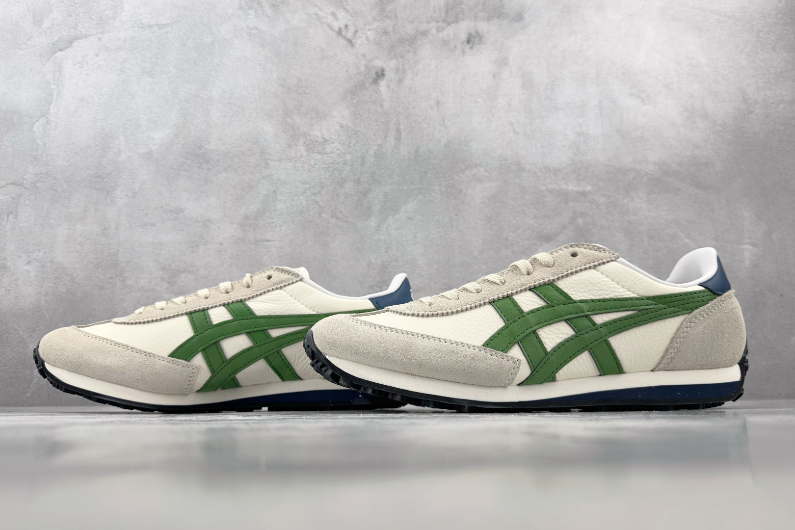 SC Onitsuka Tiger鬼塚虎 Edr 78 米白绿色 货号：1183B411-102 尺码：36 36.5 