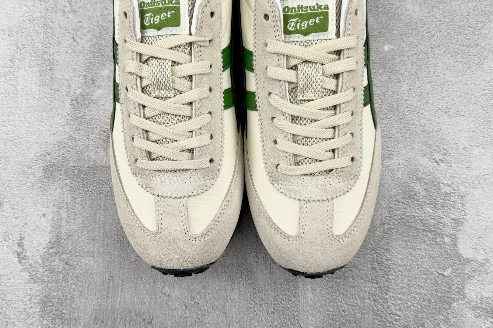SC Onitsuka Tiger鬼塚虎 Edr 78 米白绿色 货号：1183B411-102 尺码：36 36.5 