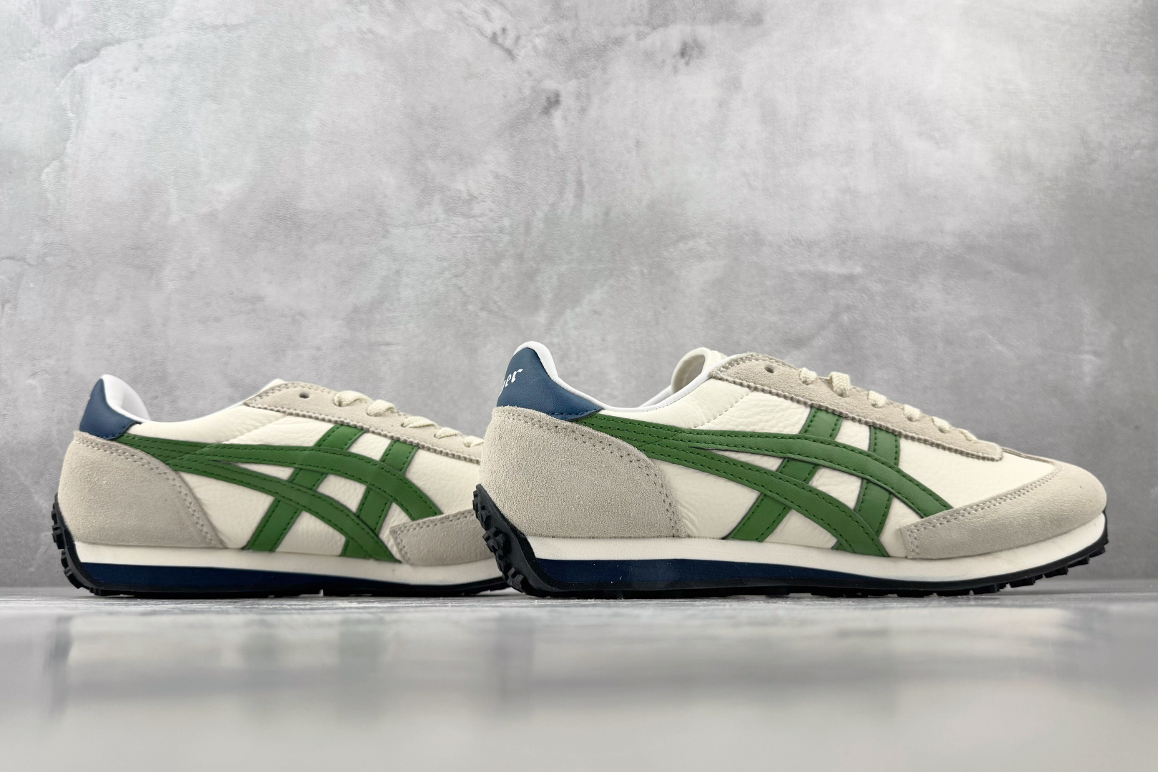SC Onitsuka Tiger鬼塚虎 Edr 78 米白绿色 货号：1183B411-102 尺码：36 36.5 
