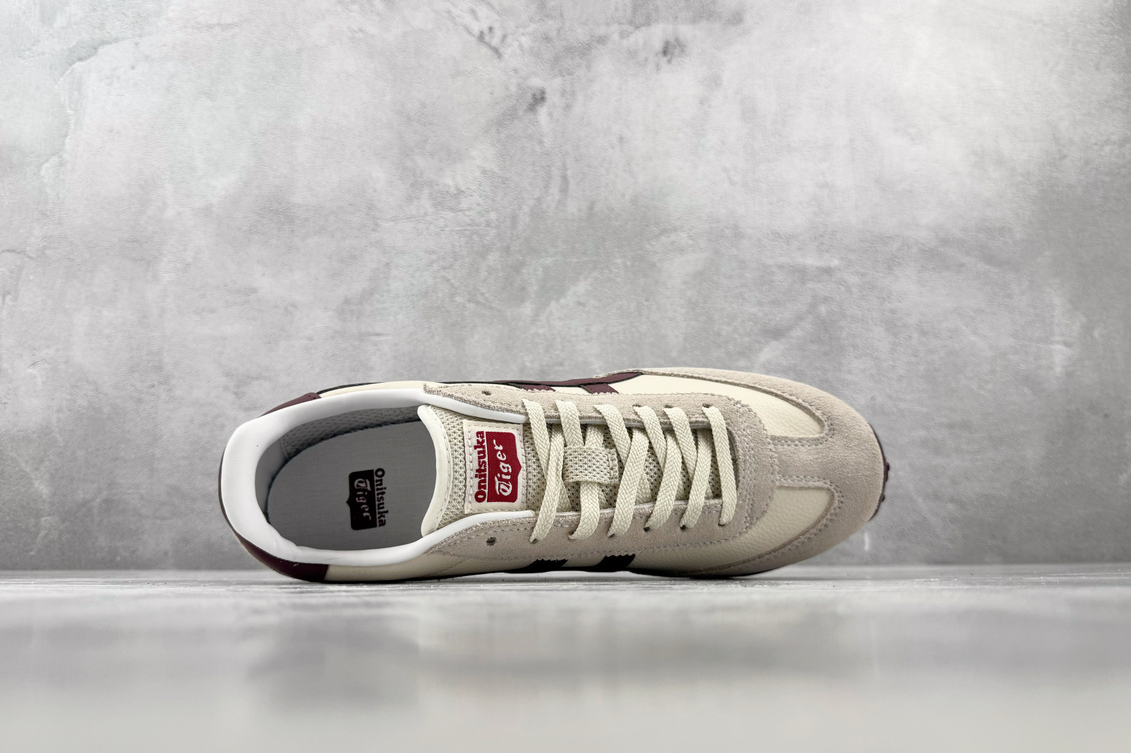 SC Onitsuka Tiger鬼塚虎 Edr 78 米色 货号：1183C207-101 尺码：36 36.5 37