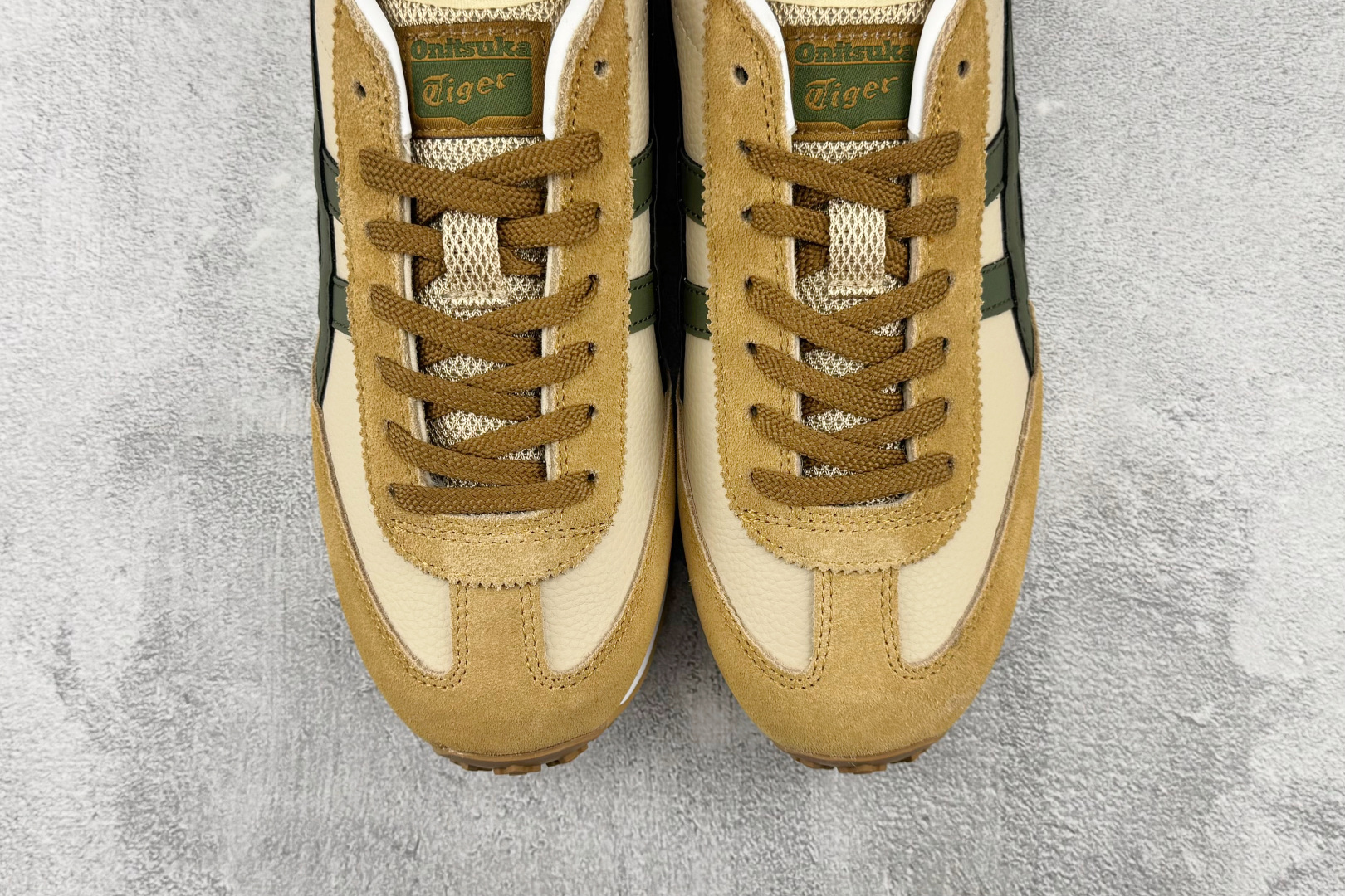 SC Onitsuka Tiger鬼塚虎 Edr 78 棕绿色 货号：1183B411-250 尺码：36 36.5 3