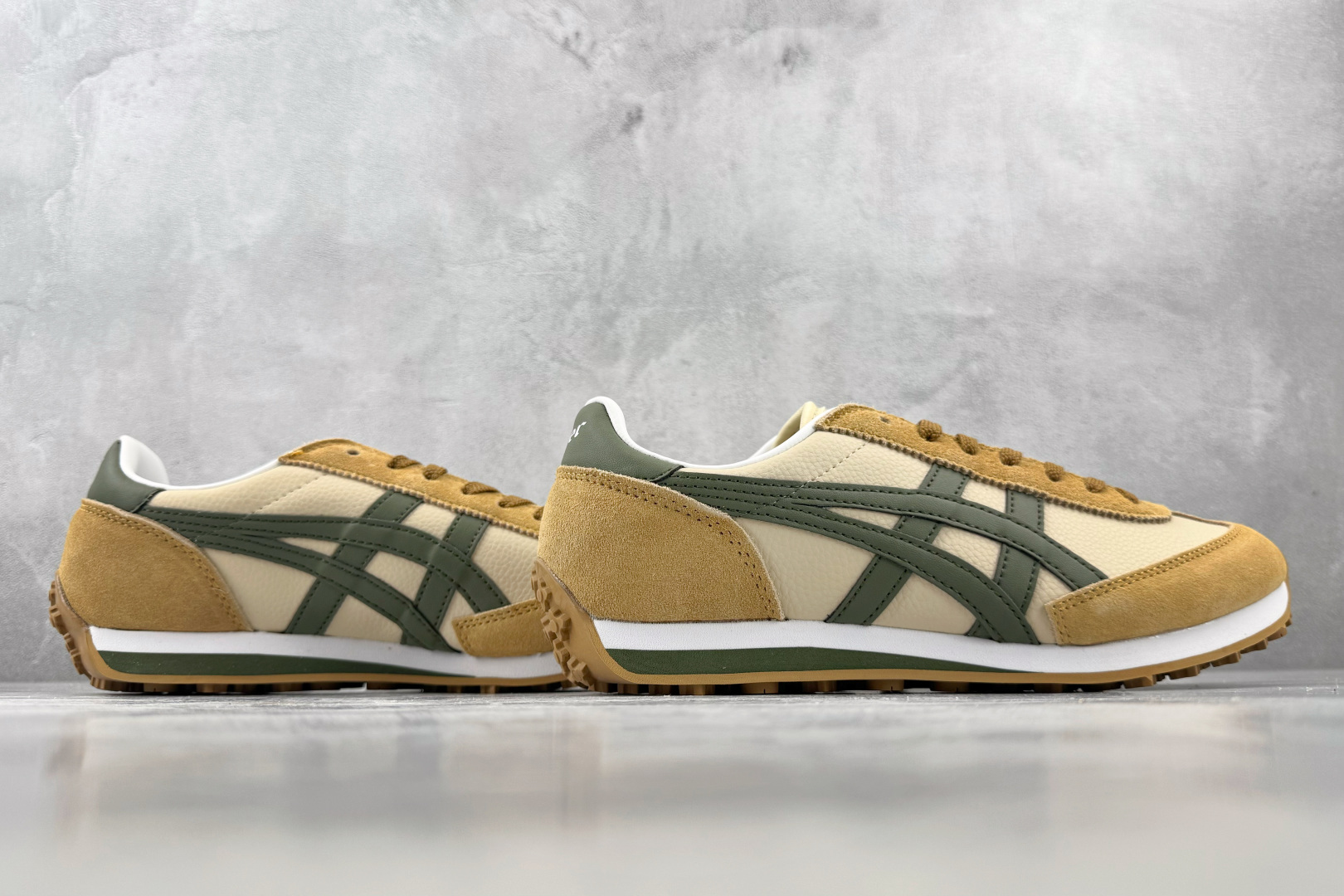 SC Onitsuka Tiger鬼塚虎 Edr 78 棕绿色 货号：1183B411-250 尺码：36 36.5 3