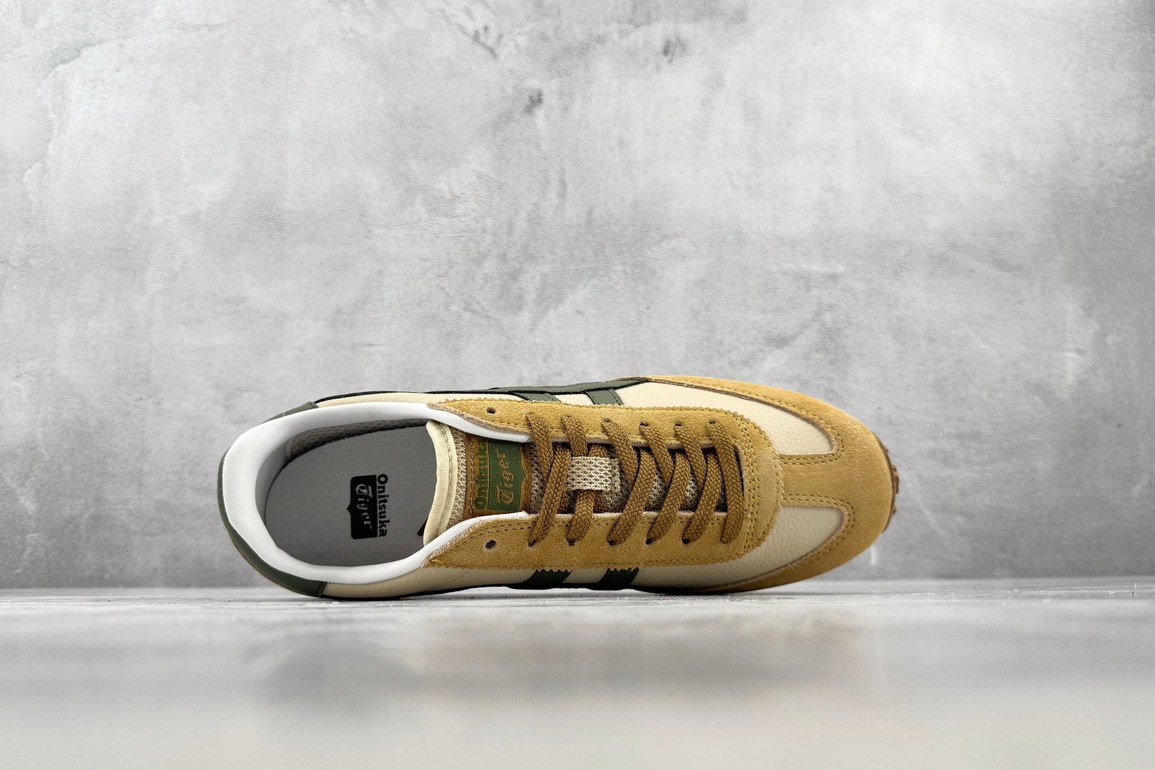 SC Onitsuka Tiger鬼塚虎 Edr 78 棕绿色 货号：1183B411-250 尺码：36 36.5 3