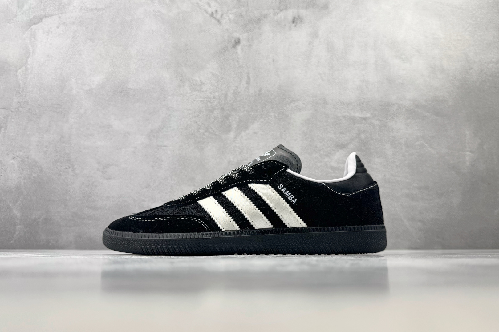 R 版出口订单 adidas originals SAMBA OG 蕾丝黑 货号：KH7842 尺码：35.5 36 3
