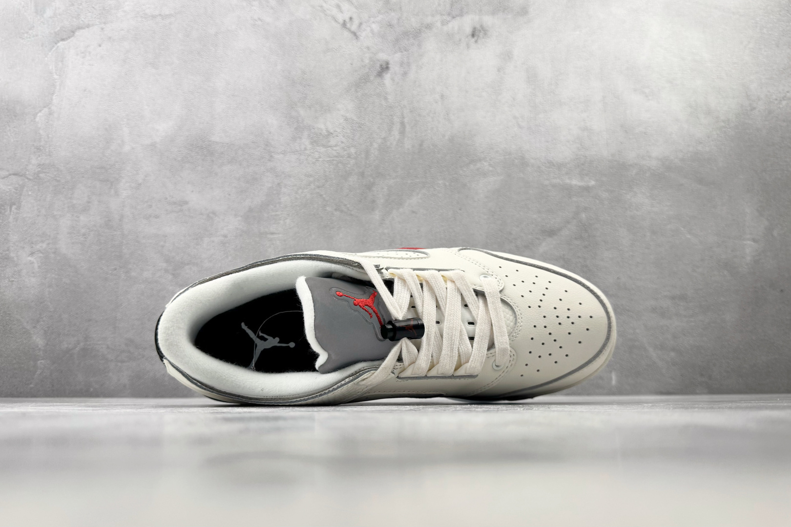 HJ Jordan Air Jordan Sixty Plus Low 白红 货号:IH2047-100 尺码:36 3 HJ Jordan Air Jordan Sixty Plus Low 白红 货号:IH2047-100 尺码:36 3
