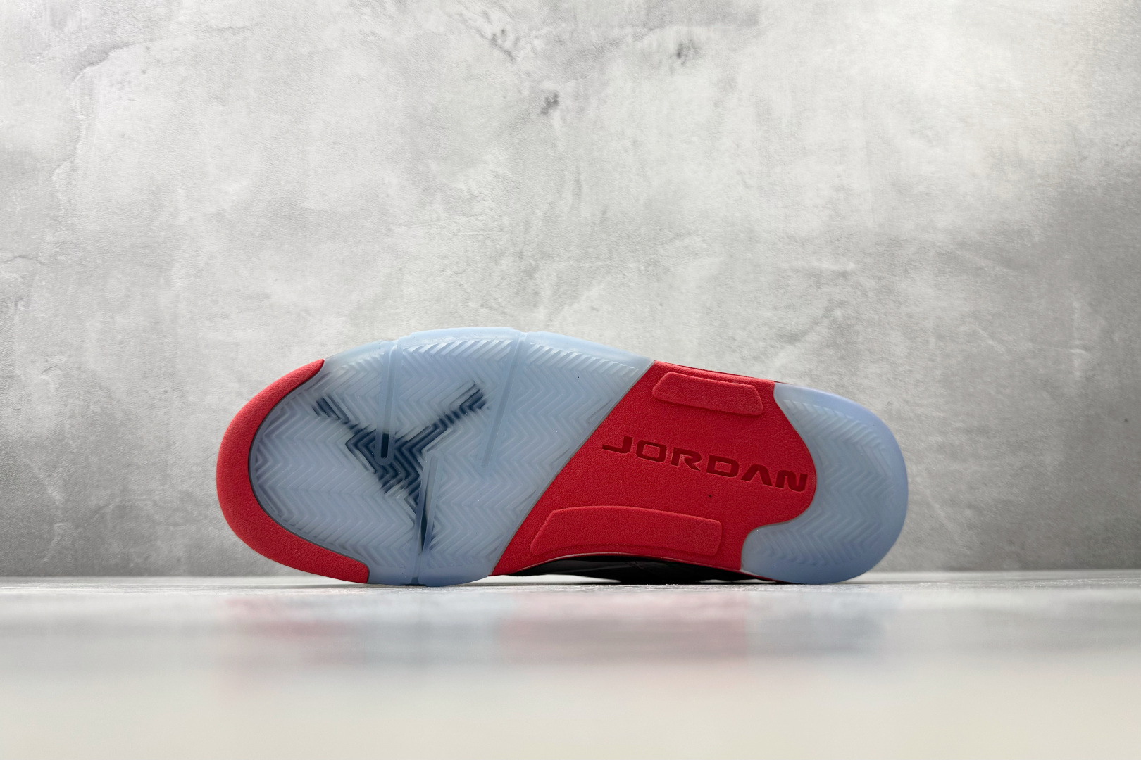 HJ Jordan Air Jordan Sixty Plus Low 白红 货号:IH2047-100 尺码:36 3 HJ Jordan Air Jordan Sixty Plus Low 白红 货号:IH2047-100 尺码:36 3