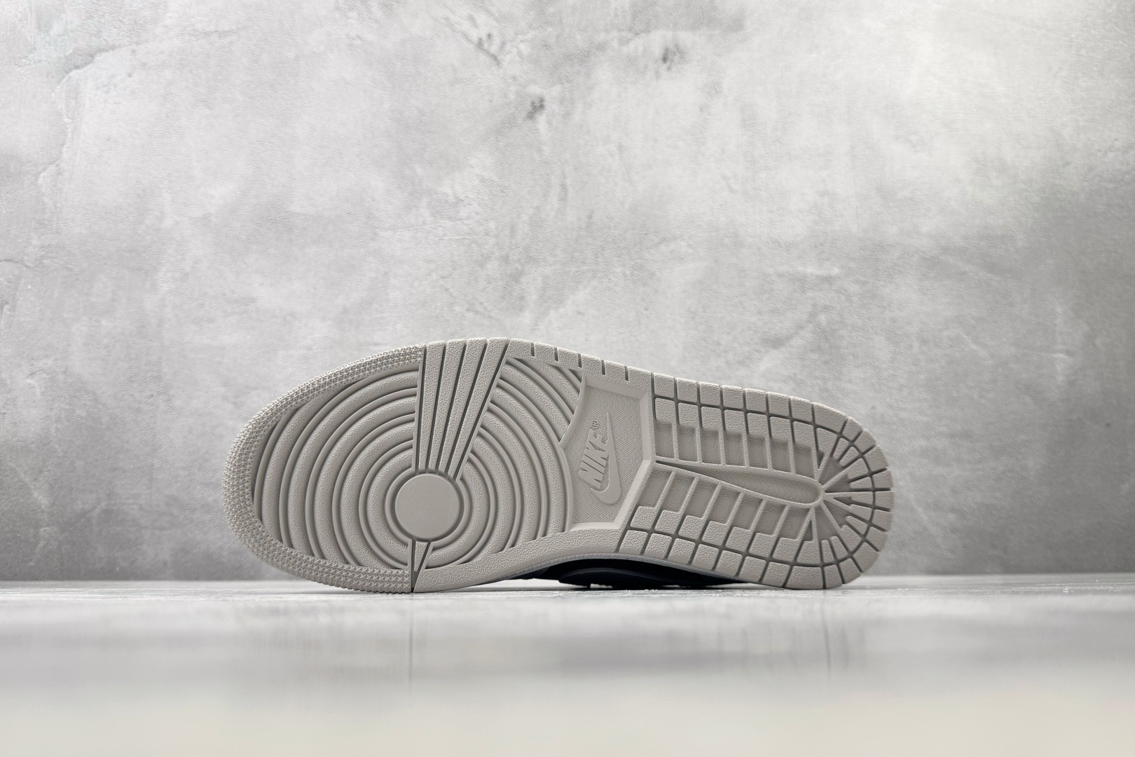 K版/徐 综合版 Jordan Air Jordan 1 灰蓝色 货号：-058 尺码：36 36.5 37 38 38
