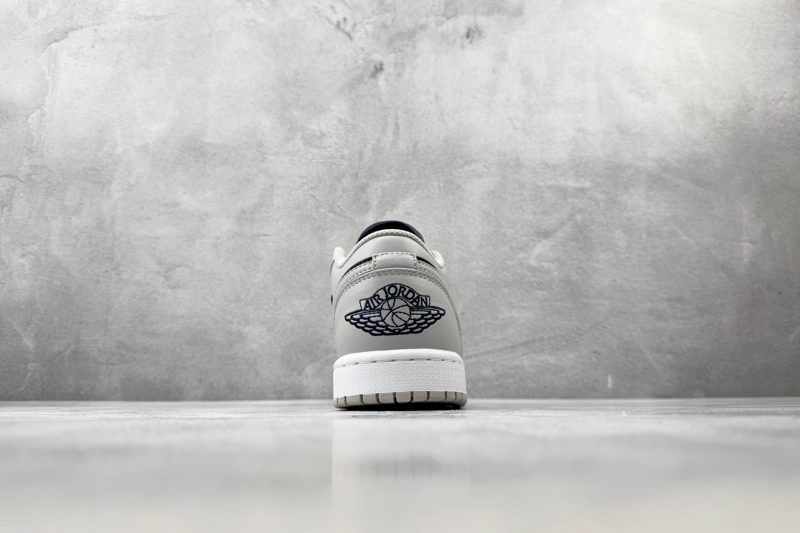K版/徐 综合版 Jordan Air Jordan 1 灰蓝色 货号：-058 尺码：36 36.5 37 38 38