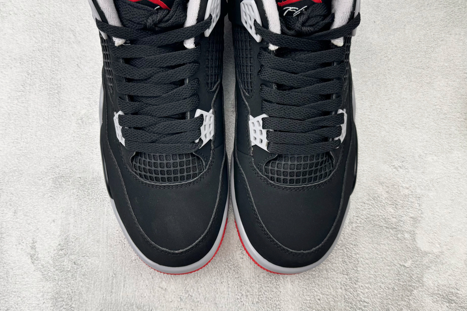 OV Jordan Air Jordan 4 Bred 黑色 货号:IX8180-001 尺码:36 36.5 37.5 OV Jordan Air Jordan 4 Bred 黑色 货号:IX8180-001 尺码:36 36.5 37.5