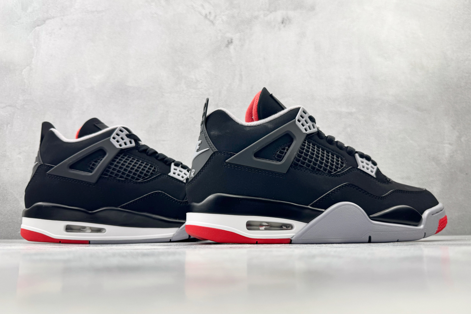 OV Jordan Air Jordan 4 Bred 黑色 货号:IX8180-001 尺码:36 36.5 37.5 OV Jordan Air Jordan 4 Bred 黑色 货号:IX8180-001 尺码:36 36.5 37.5