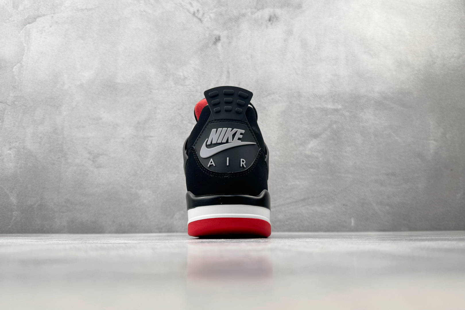 OV Jordan Air Jordan 4 Bred 黑色 货号:IX8180-001 尺码:36 36.5 37.5 OV Jordan Air Jordan 4 Bred 黑色 货号:IX8180-001 尺码:36 36.5 37.5