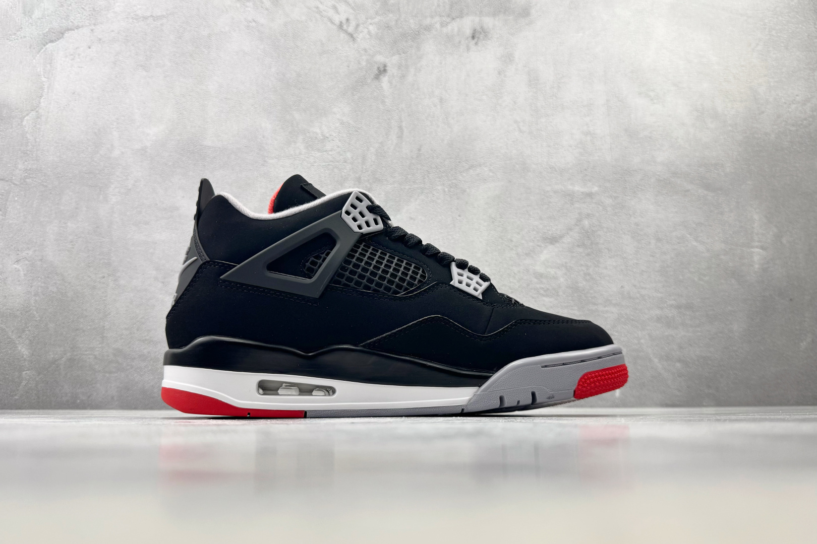 OV Jordan Air Jordan 4 Bred 黑色 货号:IX8180-001 尺码:36 36.5 37.5 OV Jordan Air Jordan 4 Bred 黑色 货号:IX8180-001 尺码:36 36.5 37.5