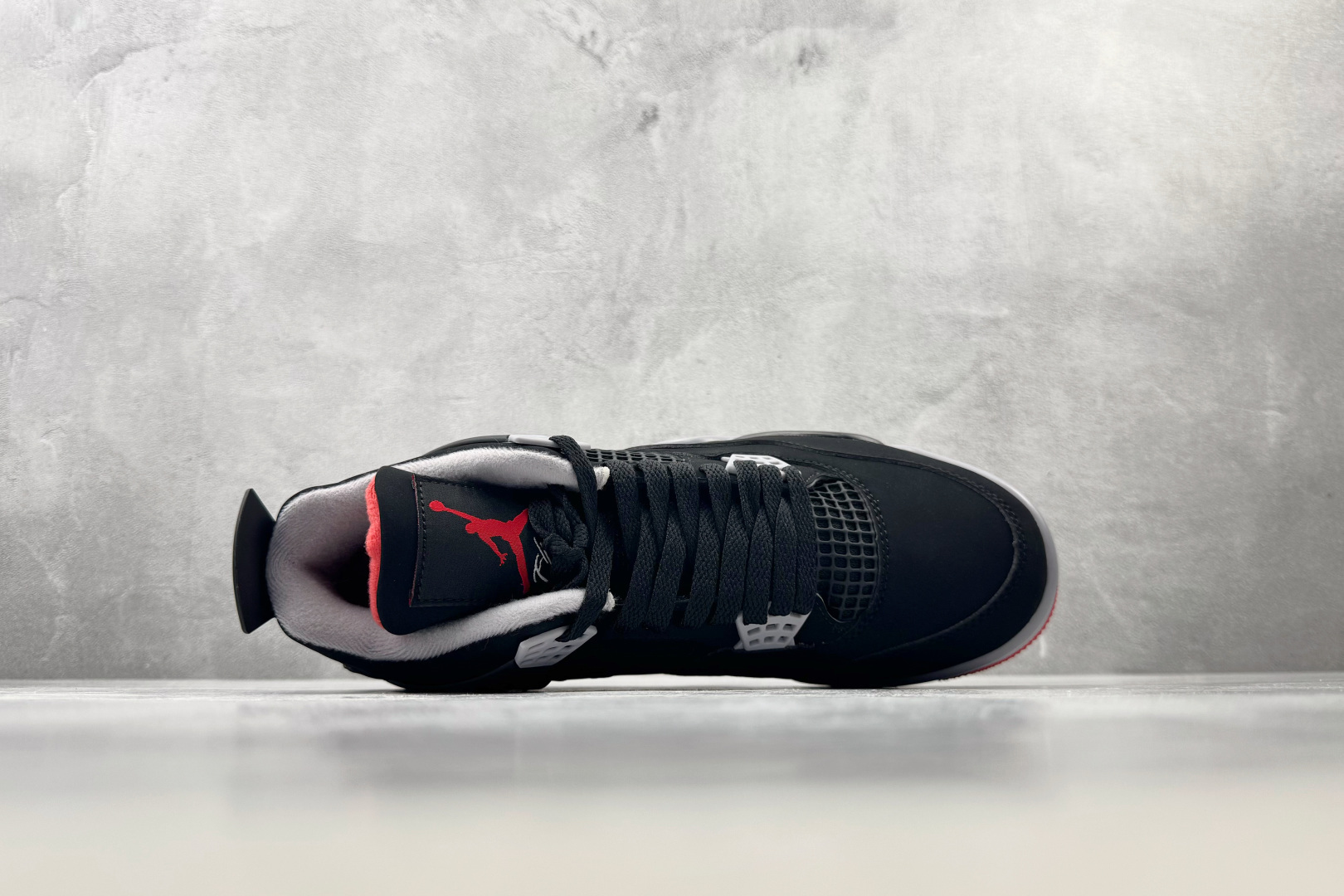 OV Jordan Air Jordan 4 Bred 黑色 货号:IX8180-001 尺码:36 36.5 37.5 OV Jordan Air Jordan 4 Bred 黑色 货号:IX8180-001 尺码:36 36.5 37.5